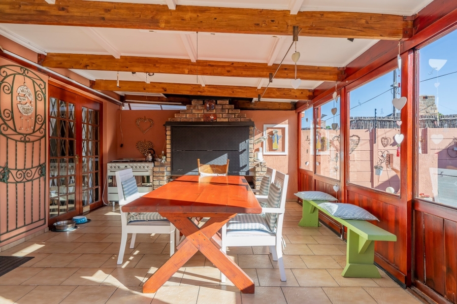 3 Bedroom Property for Sale in Clamhall Western Cape